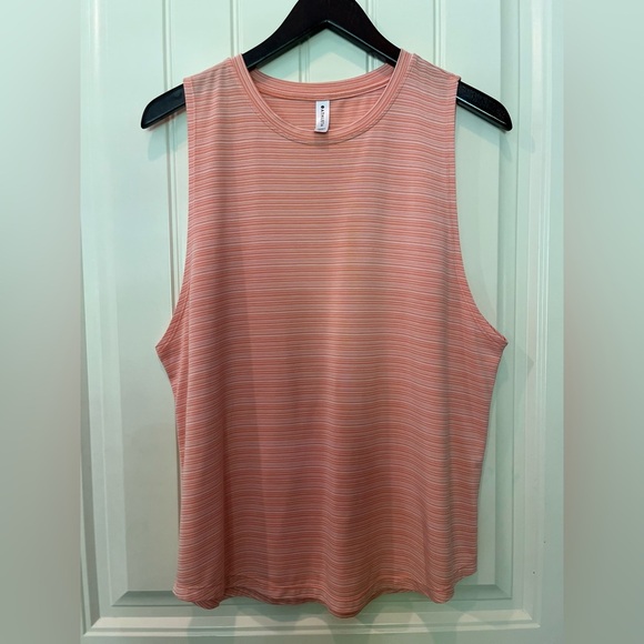 Athleta Tops - Athleta Active Top Ladies Size Large EUC Peachy Cream Striped Lightweight Layer